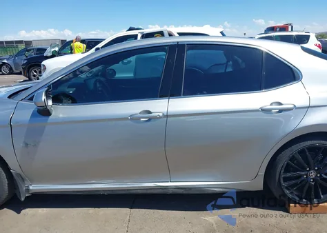 2021 Toyota Camry Xse V6 z USA, uszkodzony, nr VIN 4T1KZ1AK9MU052337